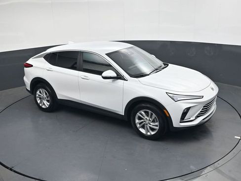 Used 2025 Buick Envista Preferred image 17