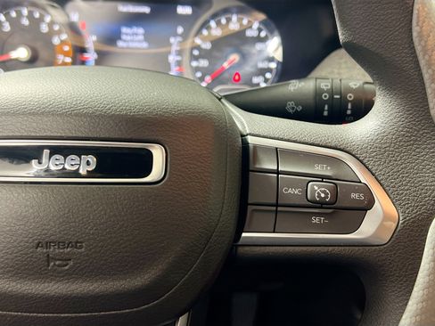 Used 2023 Jeep Compass Sport image 19