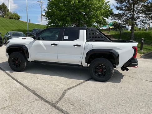 New 2026 Toyota Tacoma TRD Pro AWD/4WD image 4
