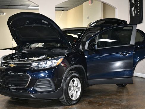 Used 2021 Chevrolet Trax LS w/ Tint and Cruise Package image 90
