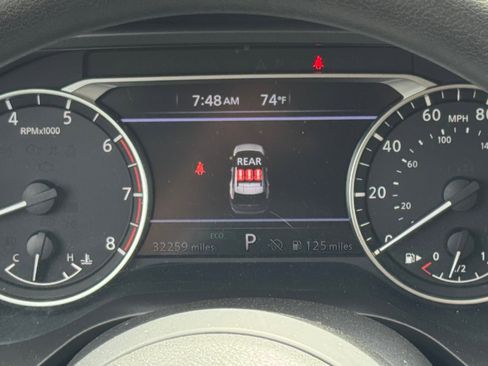 Used 2024 Nissan Rogue SV image 14