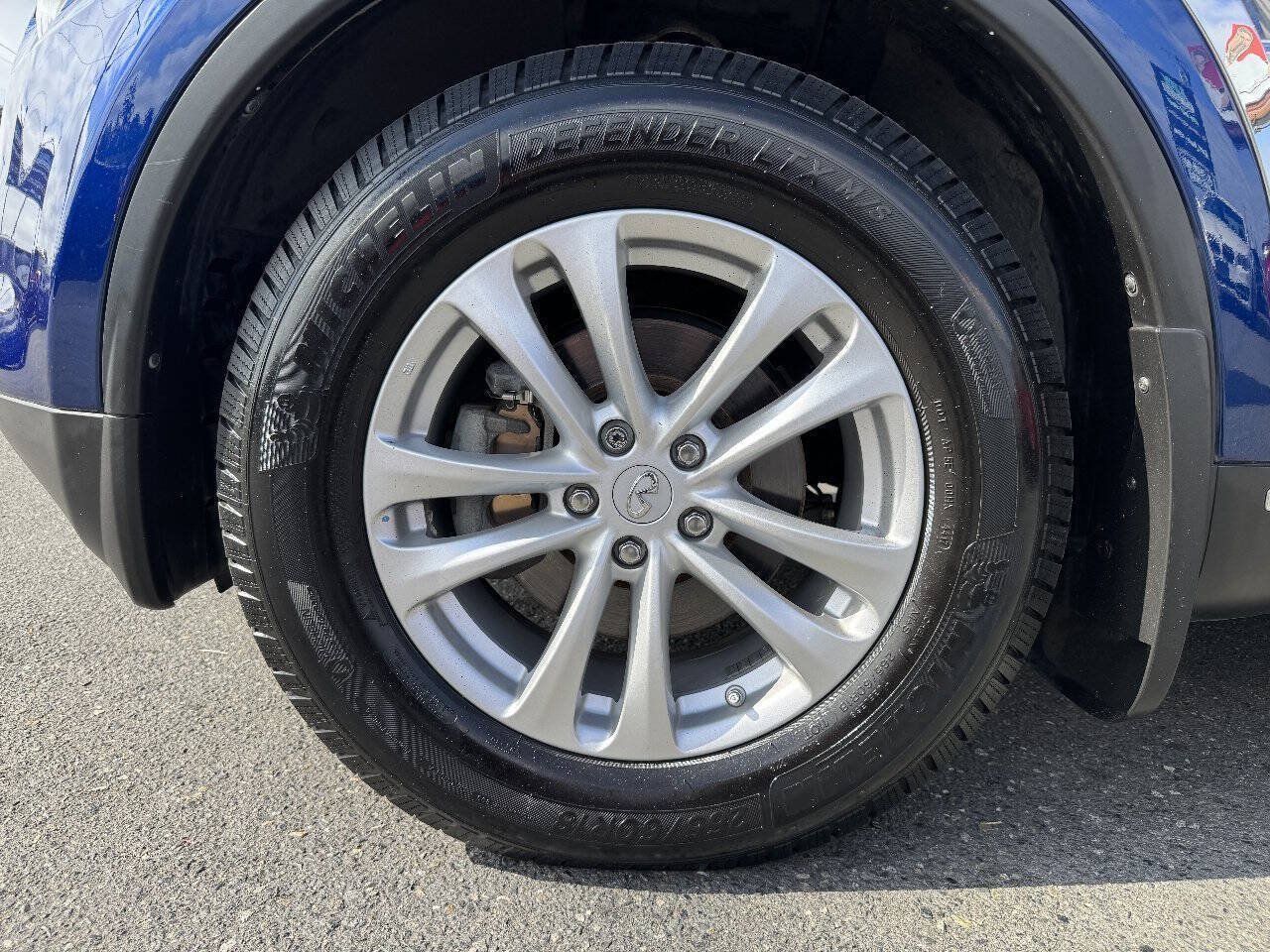 Used 2014 INFINITI QX70 AWD w/ Premium Package image 2