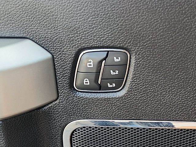 Used 2021 Ford F250 Lariat w/ Lariat Value Package AWD/4WD image 26