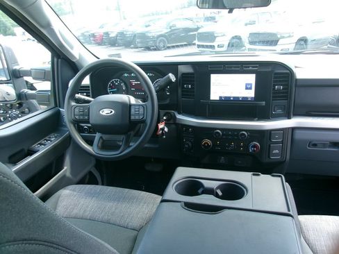 Used 2024 Ford F250 XLT w/ Snow Plow Prep Package AWD/4WD image 11