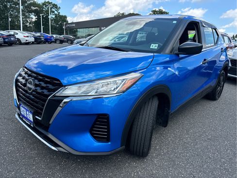 Used 2023 Nissan Kicks S FWD image 5