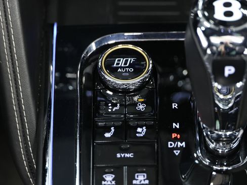 Used 2020 Bentley Flying Spur W12 image 52