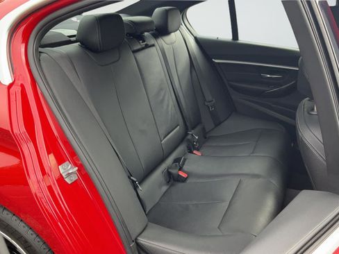Used 2017 BMW 330i Sedan RWD image 21