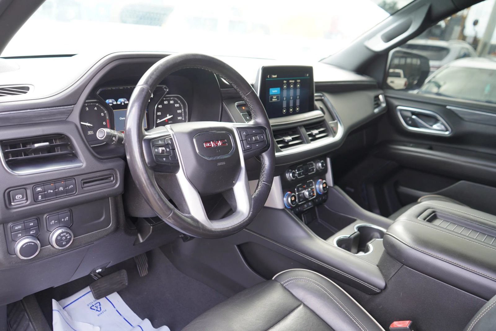 Used 2021 GMC Yukon SLT AWD/4WD image 7