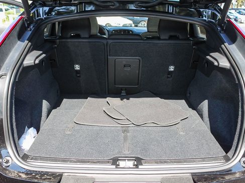 Used 2023 Volvo C40 P8 Recharge Ultimate image 27