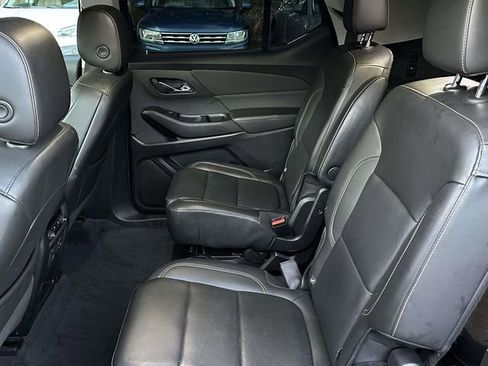 Used 2021 Chevrolet Traverse LT w/ LT Premium Package image 11