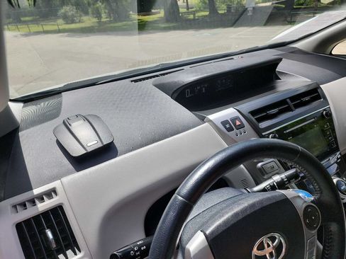Used 2015 Toyota Prius V Four FWD image 20