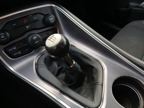 Used 2015 Dodge Challenger R/T w/ Quick Order Package 22B R/T image 36