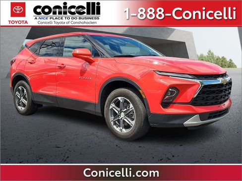 Used 2025 Chevrolet Blazer LT AWD/4WD image 1