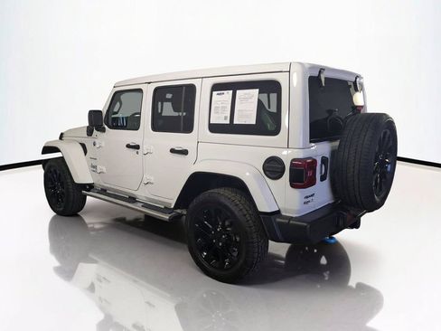 Used 2022 Jeep Wrangler Unlimited Sahara w/ Cold Weather Group AWD/4WD image 7