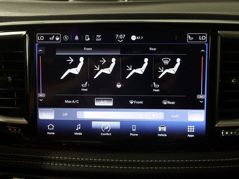 Used 2023 Chrysler Pacifica Touring-L FWD image 43