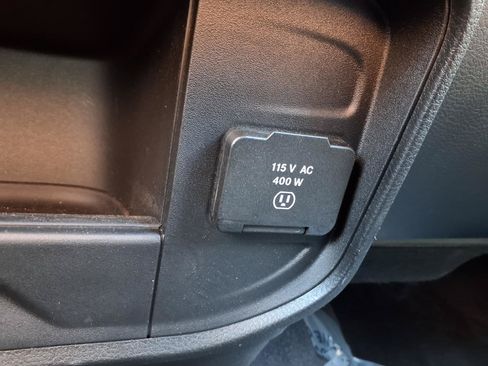 Used 2026 RAM 2500 Laramie AWD/4WD image 12
