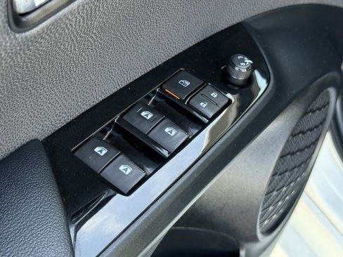 Used 2016 Toyota Prius Four Touring image 17