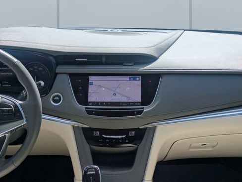 Used 2022 Cadillac XT5 Premium Luxury w/ Technology Package FWD image 19