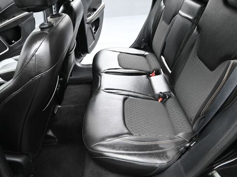 Used 2018 Jeep Compass Latitude w/ Cold Weather Group image 15