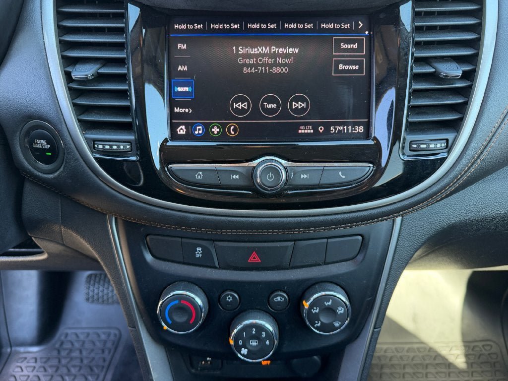 Used 2020 Chevrolet Trax LT w/ LT Convenience Package AWD/4WD image 19