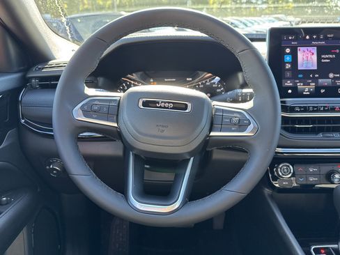 New 2026 Jeep Compass Latitude image 28