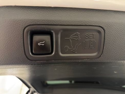 Certified 2022 Lincoln Navigator Reserve AWD/4WD image 40