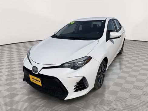 Used 2018 Toyota Corolla SE image 2