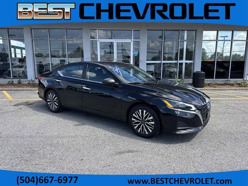Used 2025 Nissan Altima 2.5 SV FWD image 1