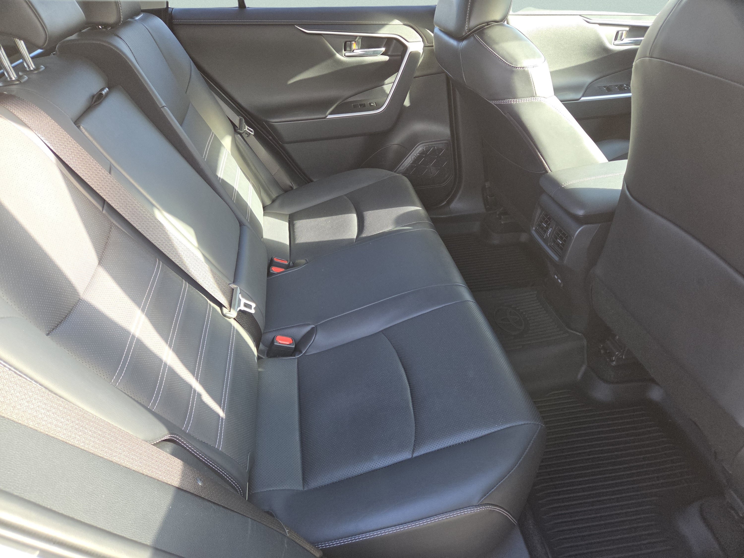 Certified 2022 Toyota RAV4 Limited AWD/4WD image 31