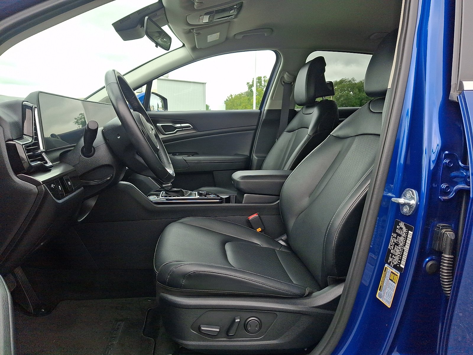 Used 2024 Kia Sportage EX AWD/4WD image 13