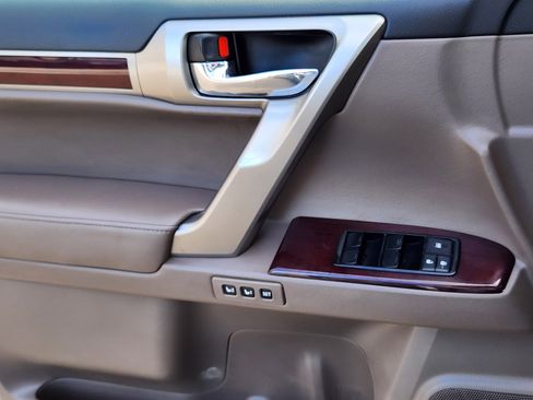 Used 2015 Lexus GX 460 image 7