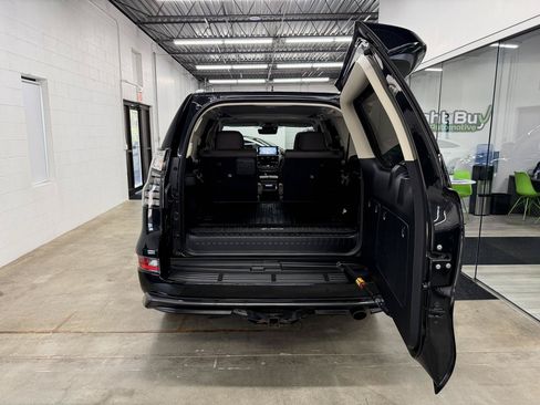 Used 2023 Lexus GX 460 Premium AWD/4WD image 18