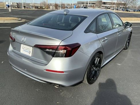 Used 2025 Honda Civic Sport image 3