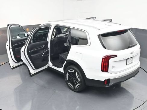 Used 2025 Kia Telluride S FWD image 45