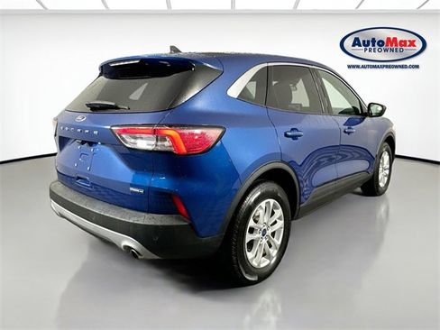 Used 2022 Ford Escape SE image 2