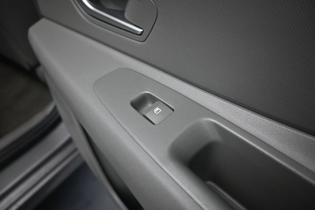 Used 2024 Hyundai Elantra SEL FWD image 43