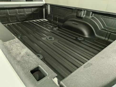 New 2026 RAM 3500 Laramie AWD/4WD image 9