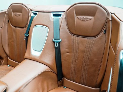 Used 2019 Aston Martin DB11 Volante image 52