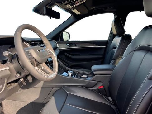 New 2025 Jeep Grand Cherokee L Limited w/ Luxury Tech Group II image 9