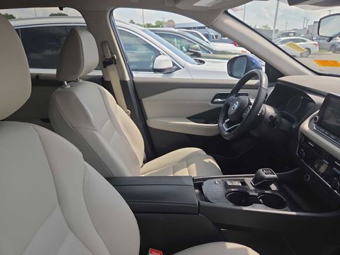 Used 2021 Nissan Rogue SV w/ Premium Package FWD image 12