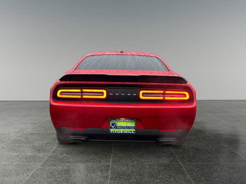 Used 2015 Dodge Challenger SXT image 6