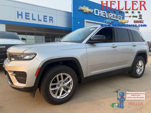 Used 2024 Jeep Grand Cherokee Laredo X w/ Luxury Tech Group I AWD/4WD image 1