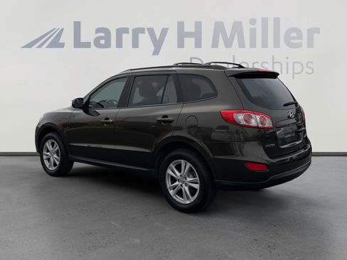 Used 2011 Hyundai Santa Fe SE image 3