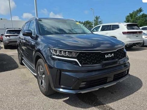 Used 2023 Kia Sorento EX FWD image 4