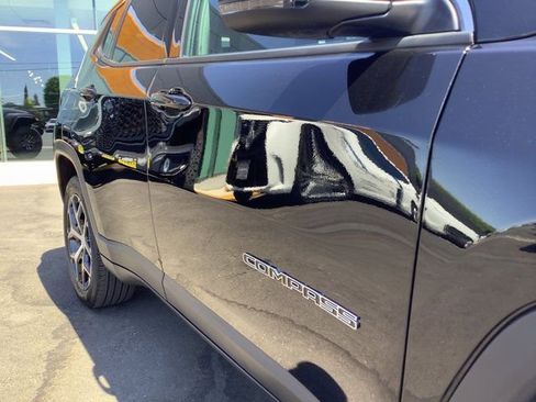 Used 2024 Jeep Compass Limited image 39