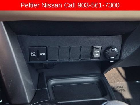 Used 2018 Toyota RAV4 XLE w/ Plus Extra Value Package FWD image 35