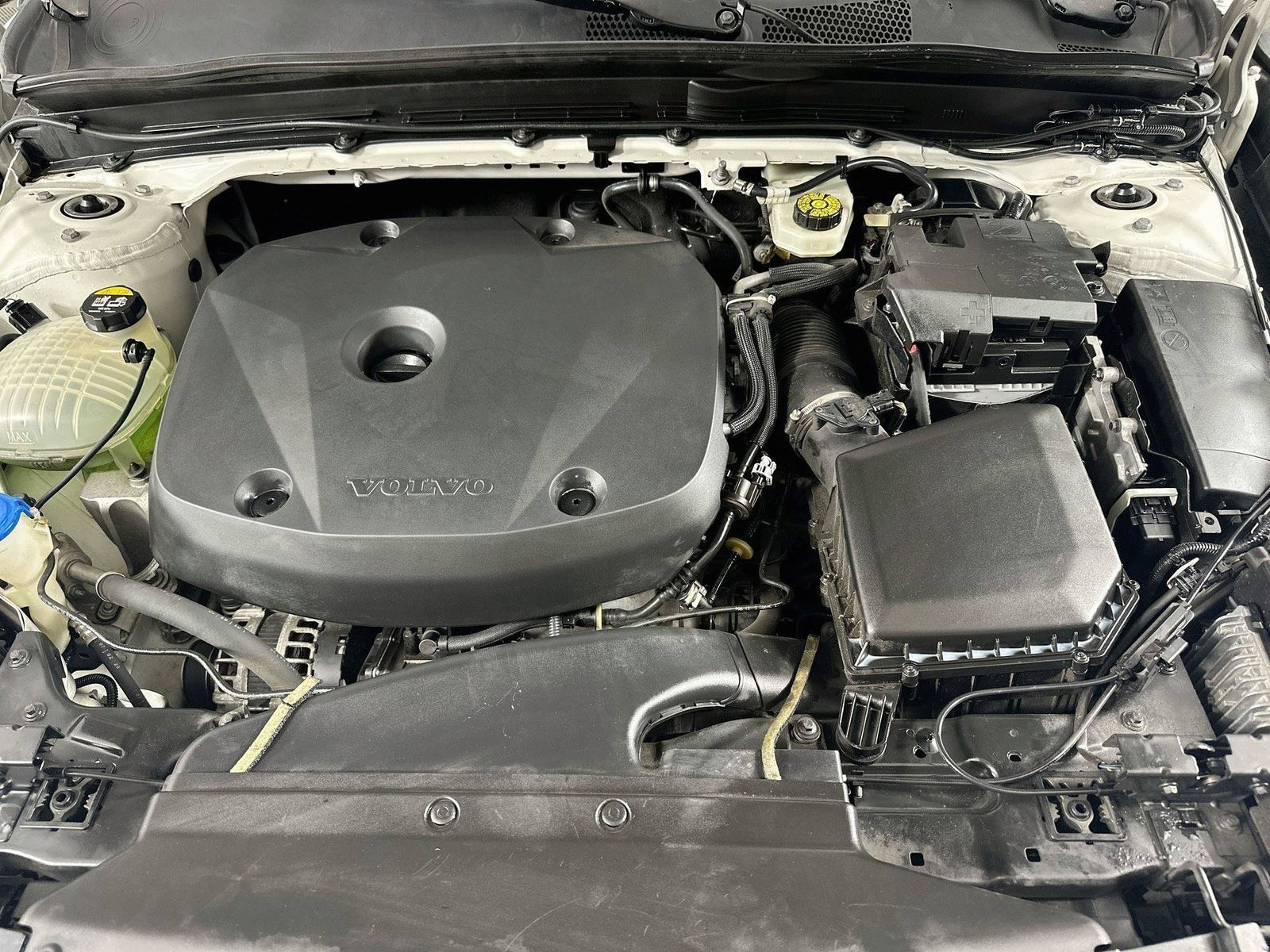 Used 2020 Volvo XC40 T5 Momentum AWD/4WD image 28