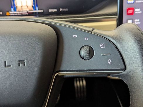 Used 2021 Tesla Model S Plaid image 8