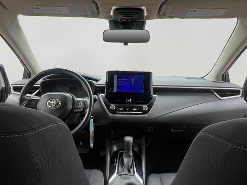 Used 2025 Toyota Corolla LE FWD image 10