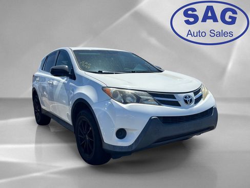 Used 2015 Toyota RAV4 LE AWD/4WD image 2